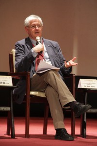 綜合座談，由葉錦徽博士、Rob John博士及Ashir Ahmed博士針對社會企業之趨勢及影響進行意見對談與經驗分享